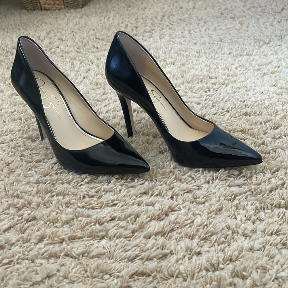 Jessica Simpson pointed heels